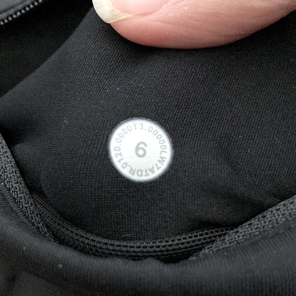 Lululemon Speed up shorts size 6 NWOT - Picture 3 of 4